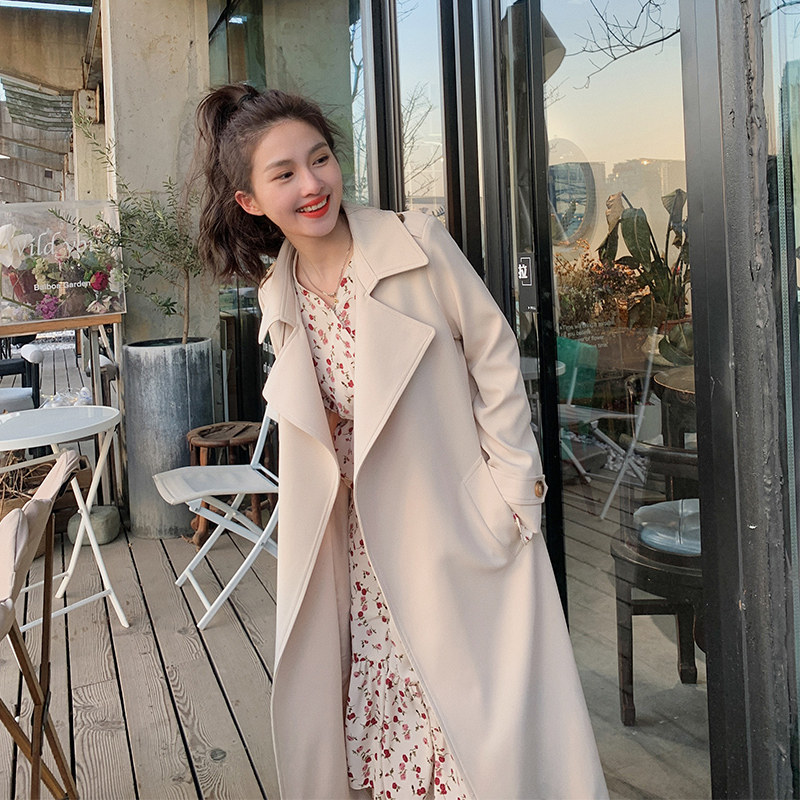 Windbreaker coat women's 2022 spring and autumn new style over the knee popular temperament Korean mid-length version of the small early autumn coat