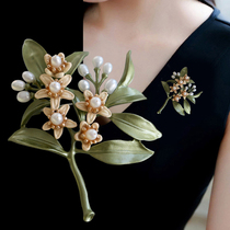 Coat accessories European and American orange flower brooch vintage paint leaf temperament pin brooch with accessories H0435