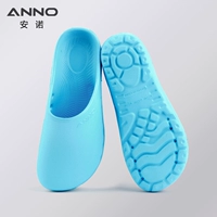 Светлая вода синяя