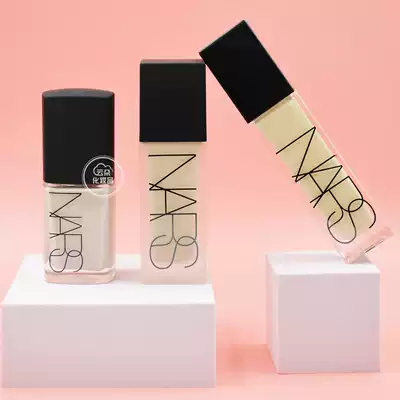 Nars Nars Nude Miracle Liquid Foundation Light and Translucent Color Foundation Light and Natural ight1siberia