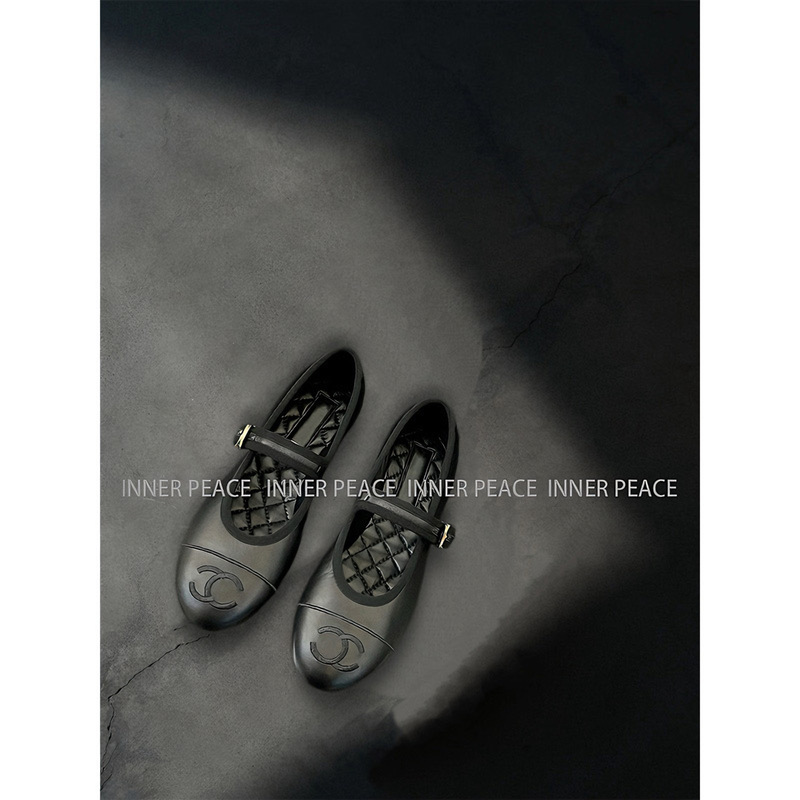【Inner】Stimulate Your Heartbeat! Distinct from Regular Goods, 26 New Classic Embroidered Quilted Mary Jane Shoes, Flat Sheepskin