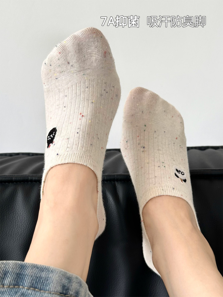 White Socks for Women, Boat Socks, Thin Spring and Summer Style, Low-Cut Invisible Socks, Non-Slip, Antibacterial, No-Slip Heel, Cartoon Embroidered Short Socks