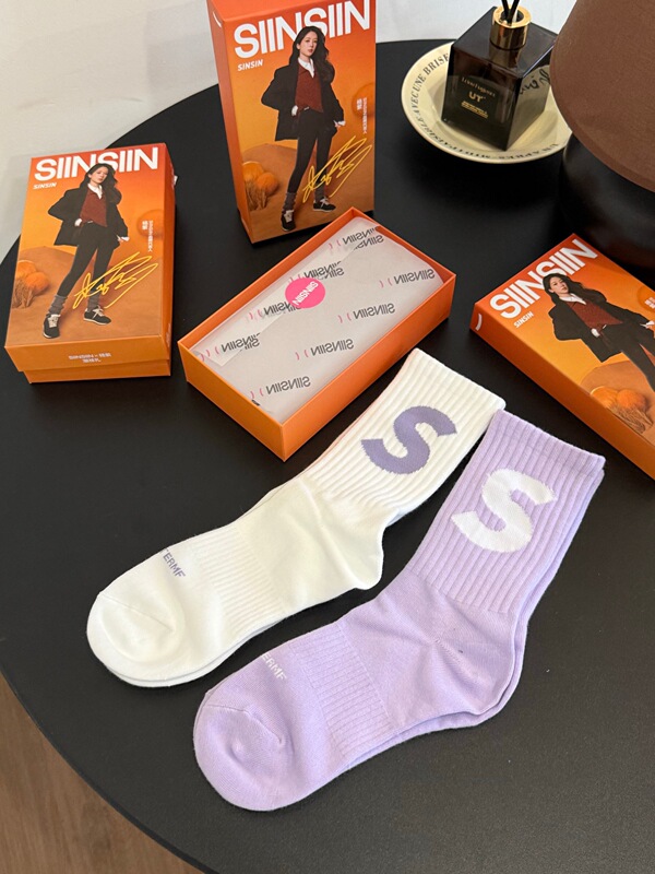 S Brand Super Comfortable Shark Pants Paired with Trendy Women's Mid-Calf Trendy Breathable Cotton Socks, Couple Letter Long Socks