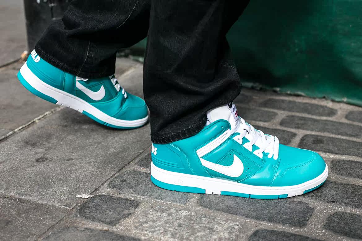 nike x supreme af2