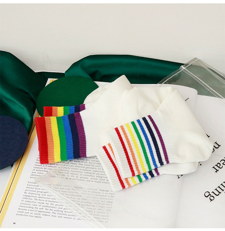 Hàn Quốc nhập khẩu tạp chí in lưới màu đỏ cầu vồng sọc cotton vớ vớ Hàn Quốc nhập khẩu tất nữ - Bít tất nữ tất nữ cổ ngắn dễ thương