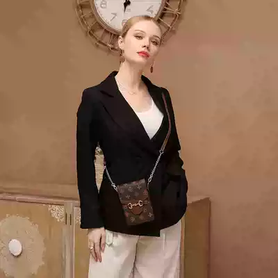 2021 new mobile phone bag female European and American large capacity horse buckle mini cross bag retro Women bag old pattern wallet