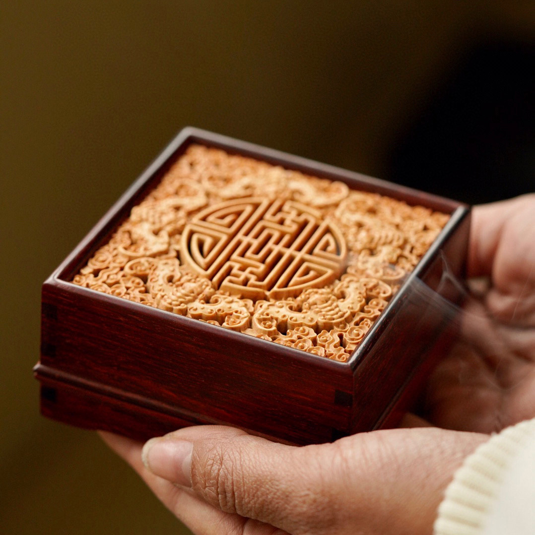 Indian small leaf purple sandalwood embedding yellow poplar wood incense box Chinese style retro red wood disc incense box handmade fine and smoked incense stove square-Taobao