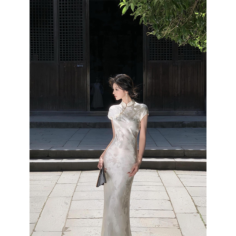 White Modernized Cheongsam Dress for Women, New Chinese Style Dress with Elegant and Cool Temperament, Satin Jacquard, Slim Fit, Bodycon Long Dress