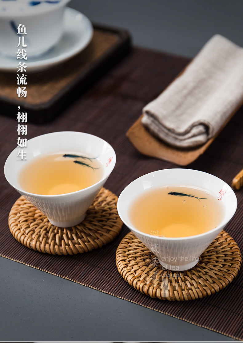 Hole to hide them thin body building small hand - made ceramic cups of blue and white porcelain lotus perfectly playable cup large pure hand - made