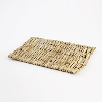 Маленькая соломенная площадка