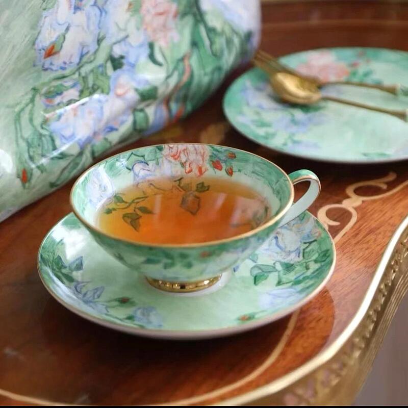 White Rose Oil Painting Style Elegant High Bone China Gold-Trimmed Cup and Saucer Large Capacity Breakfast Cup Mug Pot Gift Box Afternoon Tea