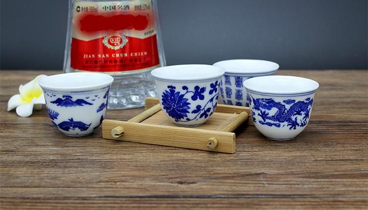 Jingdezhen gốm rượu vang trắng ly rượu ly rượu vang nhỏ hầm đạo cụ múa chén màu xanh và trắng sứ rượu hy sinh ly rượu vang