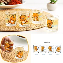 South Koreas mouth to eat and broadcast the same bear mini mini transparent glass white wine Cup 4-piece set