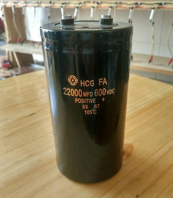 Inverter with Japanese Hitachi screw feet 600V22000UF 500V energy storage aluminum electrolytic capacitor