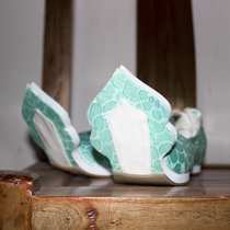 Mountain River Show (Like) Restoration Wind Song Ming System Flame Teething shoes with patent Fengguan Xia Cape Matching Shoes