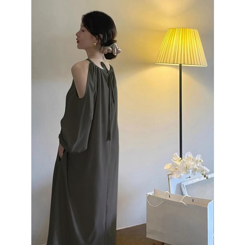 French-Style Stunning Off-Shoulder Long-Sleeve Halter Dress for Women 2025 Spring and Autumn Loose Slimming Elegant High-End Drape Long Dress French-Style Stunning Off-Shoulder Long-Sleeve Halter Dress for Women 2025 Spring and Autumn Loose Slimming Elegant High-End Drape Long Dress