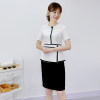 White short -sleeved+black skirt