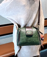 Зеленый (подвеска дается случайно)