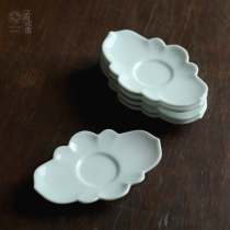Jingdezhen original cup holder kung fu tea ceremony Handmade shadow green ceramic tea tray tea Holder tea set coaster auspicious cloud insulation pad
