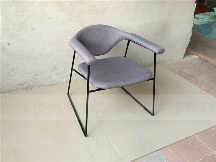 Nội thất tối giản sáng tạo cổ điển Ke Daxia kim loại ghế phòng chờ nhà cafe thiết kế đơn giản người đàn ông ghế - Đồ nội thất thiết kế