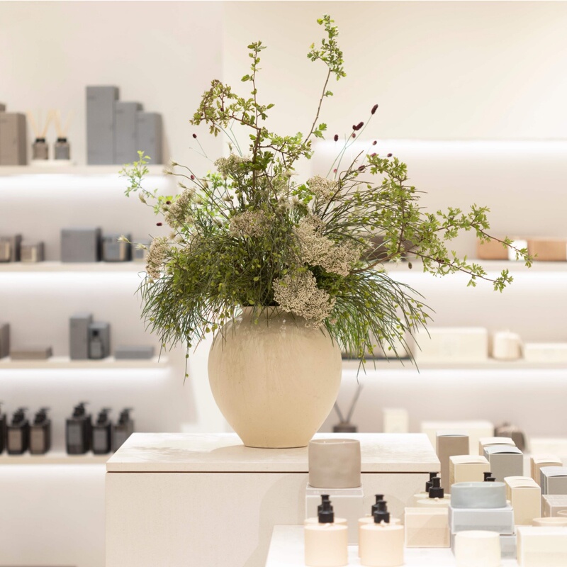 High-Quality, Cool-Feeling Ceramic White Vase for Flower Arrangement, Living Room, Entrance Hall, Bedroom Decoration, Gift-Giving, Decorative Vase