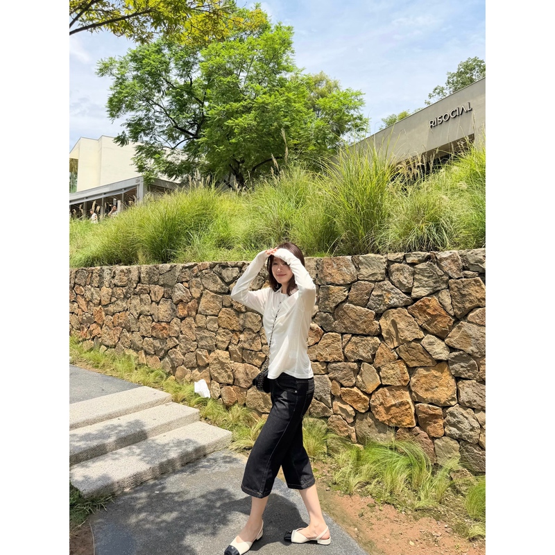 Ethereal Capri Pants, Original Denim Color Capri Pants with Contrasting Stitching, Cropped Jeans Ethereal Capri Pants, Original Denim Color Capri Pants with Contrasting Stitching, Cropped Jeans
