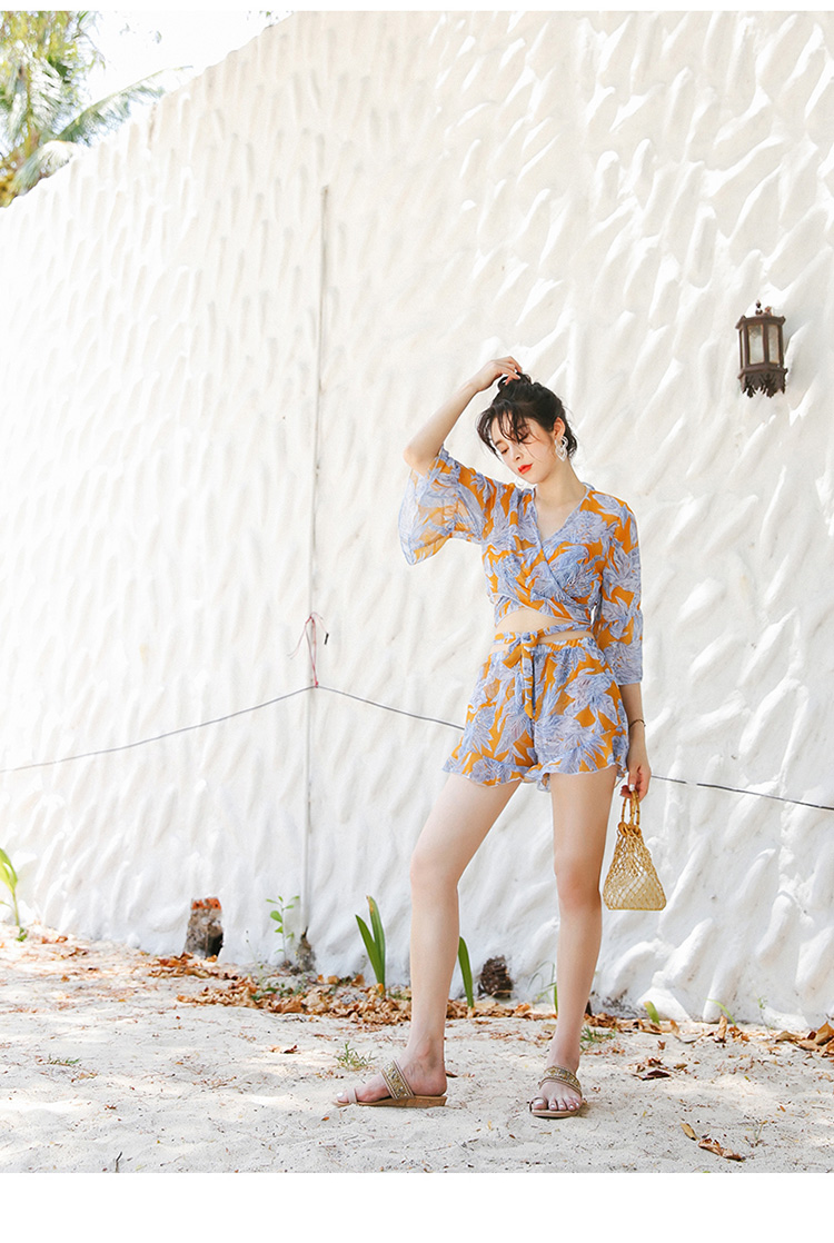 Quần đi biển Retro Cặp đôi bikini Đồ bơi ba mảnh Bảo tồn phụ nữ Slim Beach Kỳ nghỉ cho cặp đôi Đồ bơi 	đồ đôi đi biển cặp	