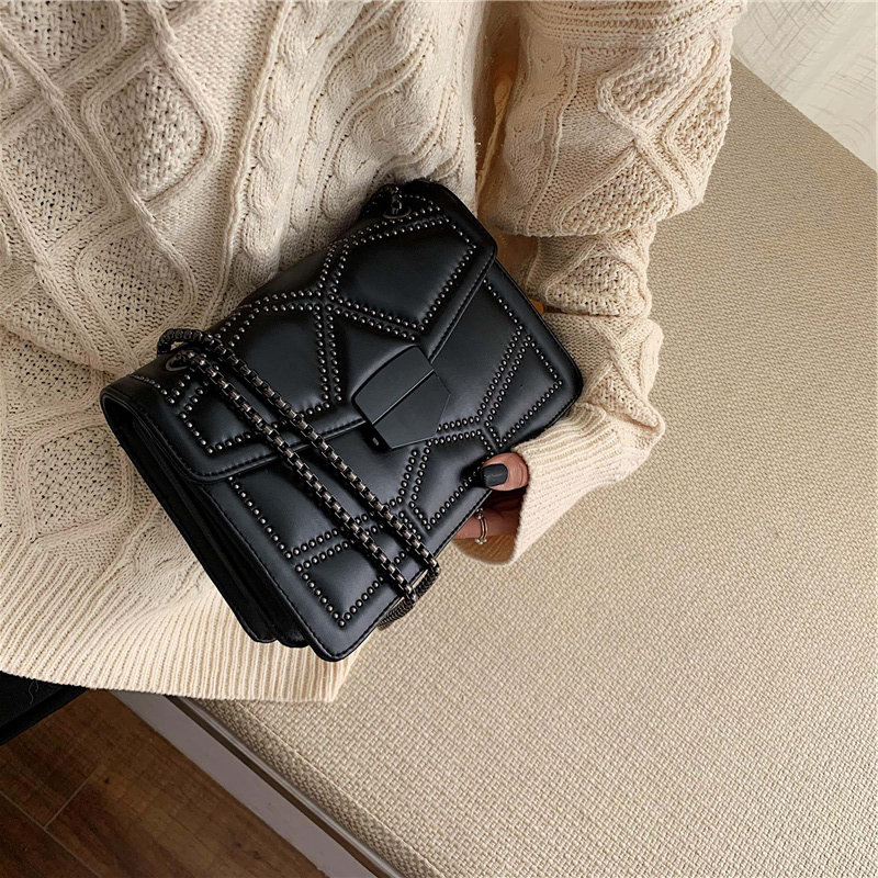 Tide Card Rivet Bag Kit Woman Bag New 2021 Han Version Fashion Casual 100 Hitch Chain Single Shoulder Inclined Satchel Small Square Bag