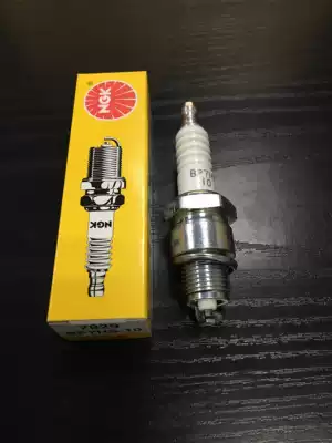 Mercury two rushes 5 9 9 15 25 30 horsepower outboard engine special spark plug Mercury wall-mounted air-conditioning spark plug