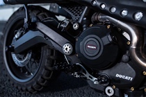 Ducati self-tour modified swing plug rear flat fork Aluminum alloy cnc decorative plug frame decorative cover