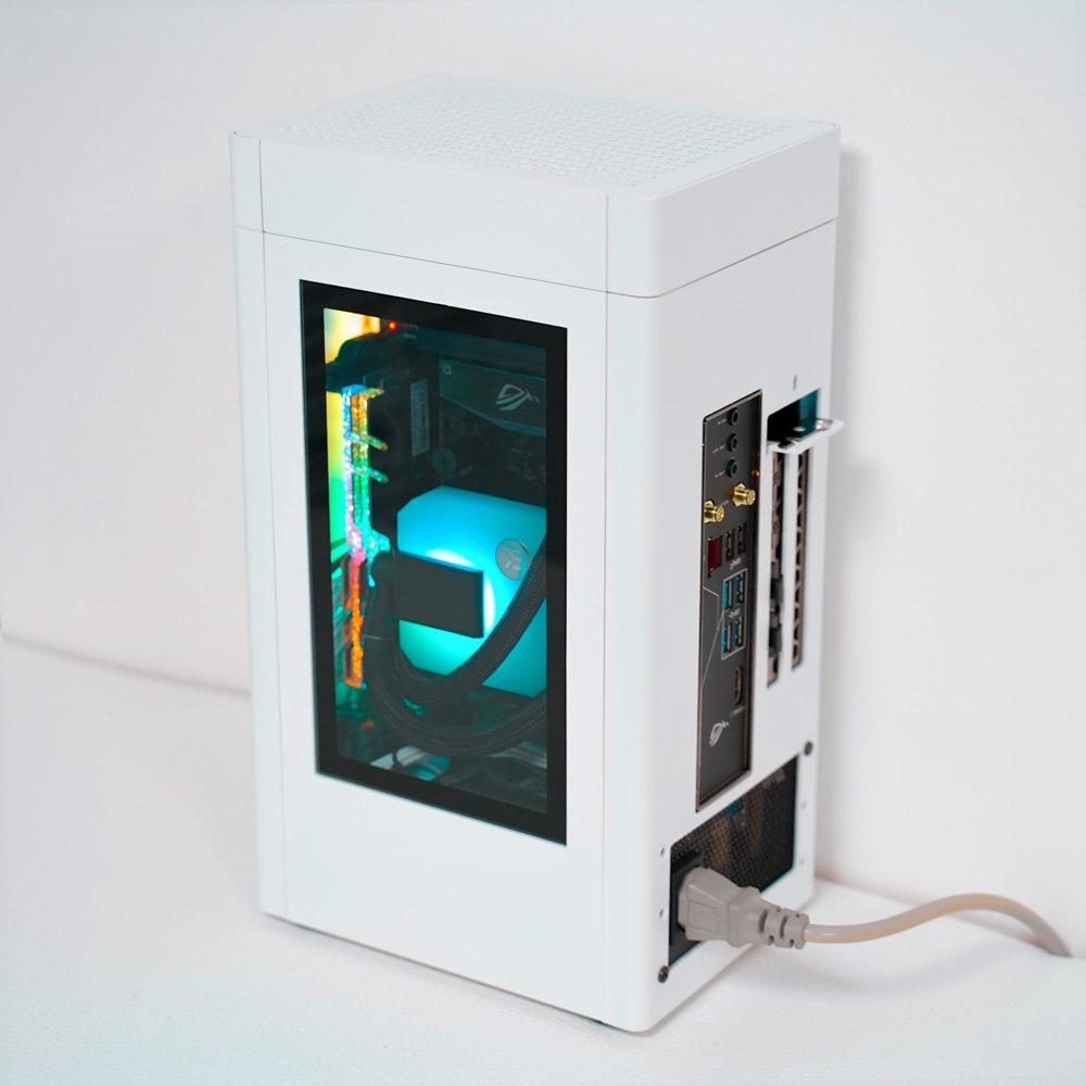 8-liter ginkgo experience ITX thunderbolt three i5-10600K RX5500XT EK120RGB full of appearance and performance