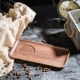 Блюдо из длинных квадратных орехов
