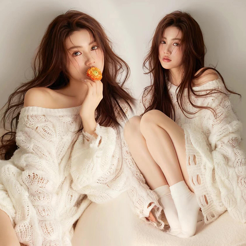 Photo Studio New Fashion Lazy Sweater Personal Fashion Art Warm Theme Sweater Girl Art Photo Photography Clothing