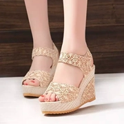 Dadong với mùa hè siêu cao gót nêm gió nữ quốc gia dép hoang dã cá miệng miệng dày giày nữ triều
