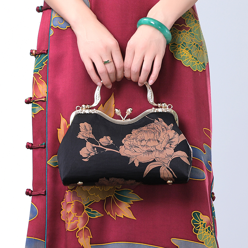 Doudou custom heavy satin fragrant cloud yarn bag handmade retro gold mouth bag handbag with cheongsam bag