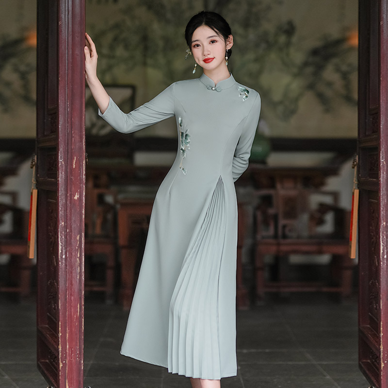 Spring cheongsam, lightweight retro dress, 2024 years, light style, long sleeve