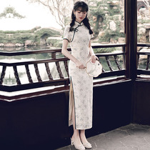 Yijia red flag robe 2021 new young girl summer Chinese style retro slim dress temperament long section