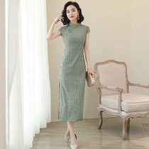 Plaid long cheongsam 2021 new young girl plain elegant retro cheongsam modified version dress summer