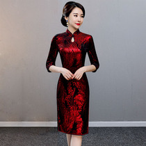 Golden velvet cheongsam autumn 2020 new female retro long sleeve mother dress wedding banquet dress long