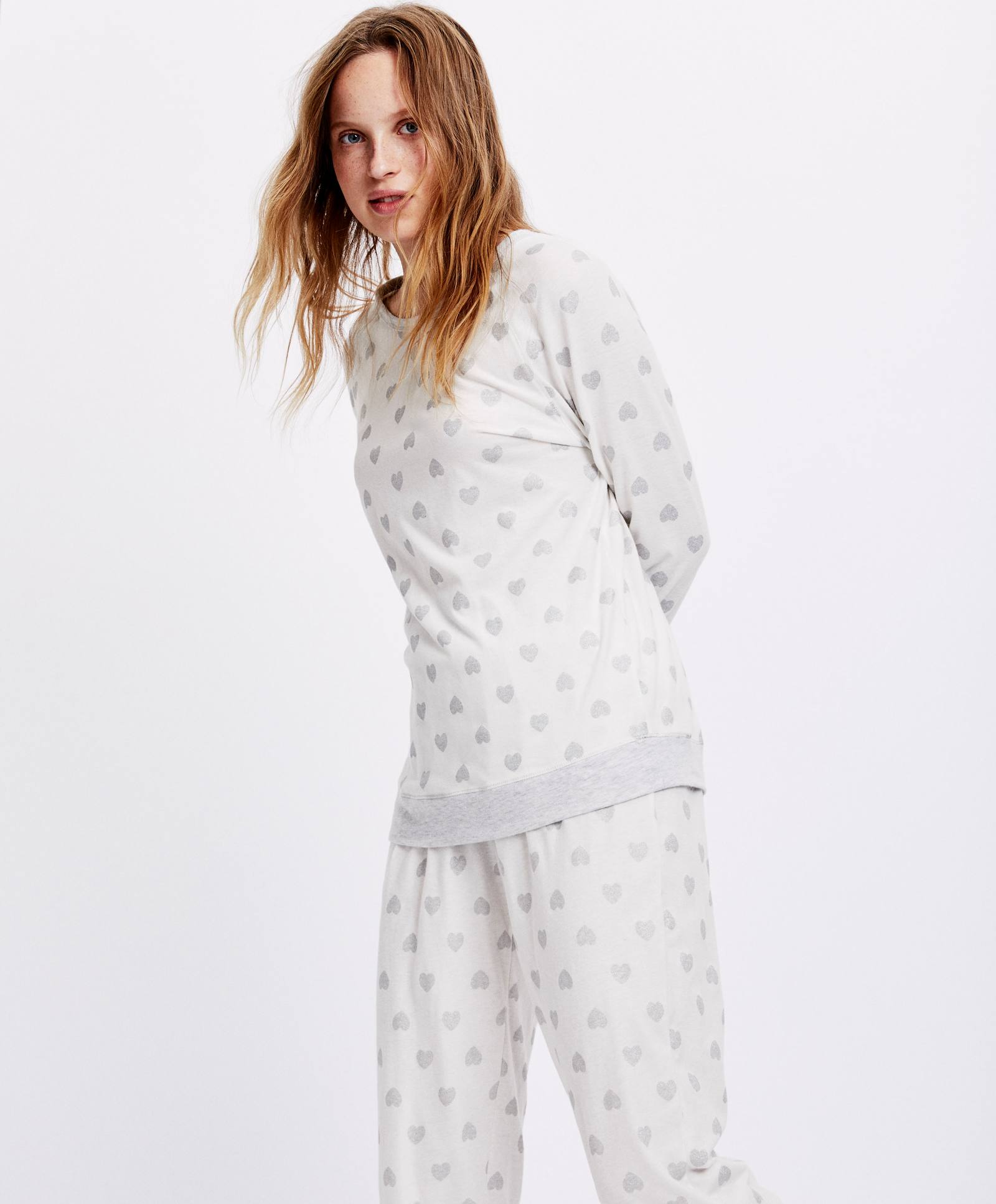 Oysho mùa thu và mùa đông giảm giá long lanh in hình trái tim áo thun nhà 30238956712 áo phong cotton nam