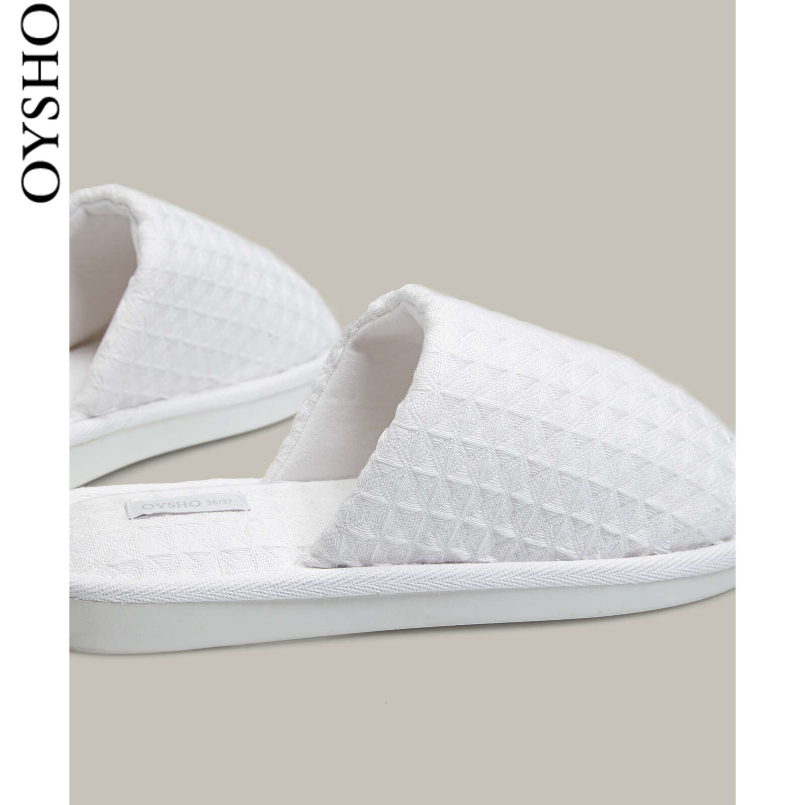 Oysho white Hufferg low heel indoor fashion slippers Baotou Drag female 11026780001