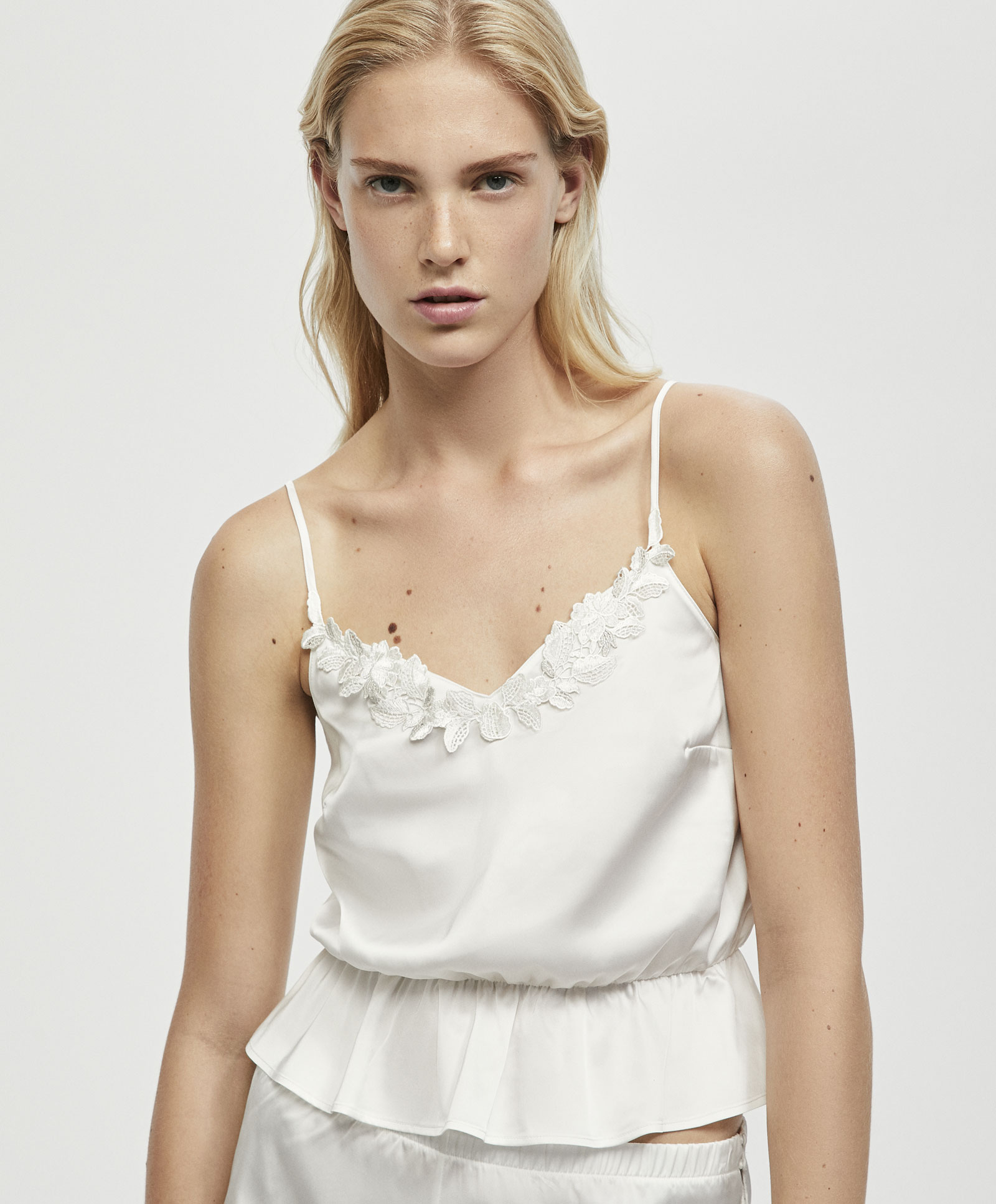 Oysho mùa thu và mùa đông giảm giá ánh sáng màu nâu ren đồ ngủ nhà nữ mùa hè sling tops 35212475959 đồ lót