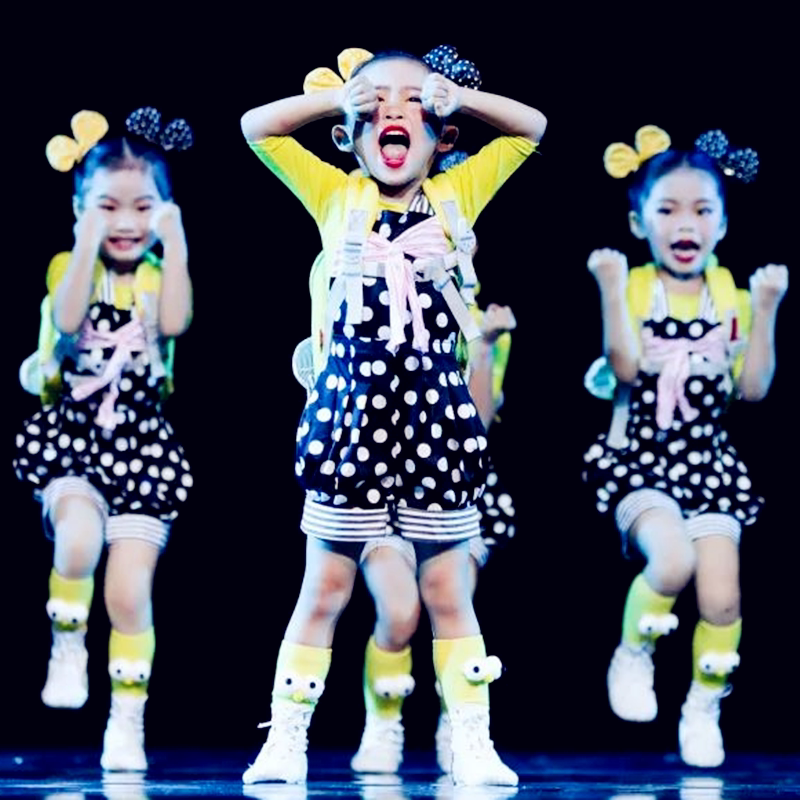 Take a little time to take a baby boy cheer and come again, dance performance is out of the way and take a tuk-tuk.