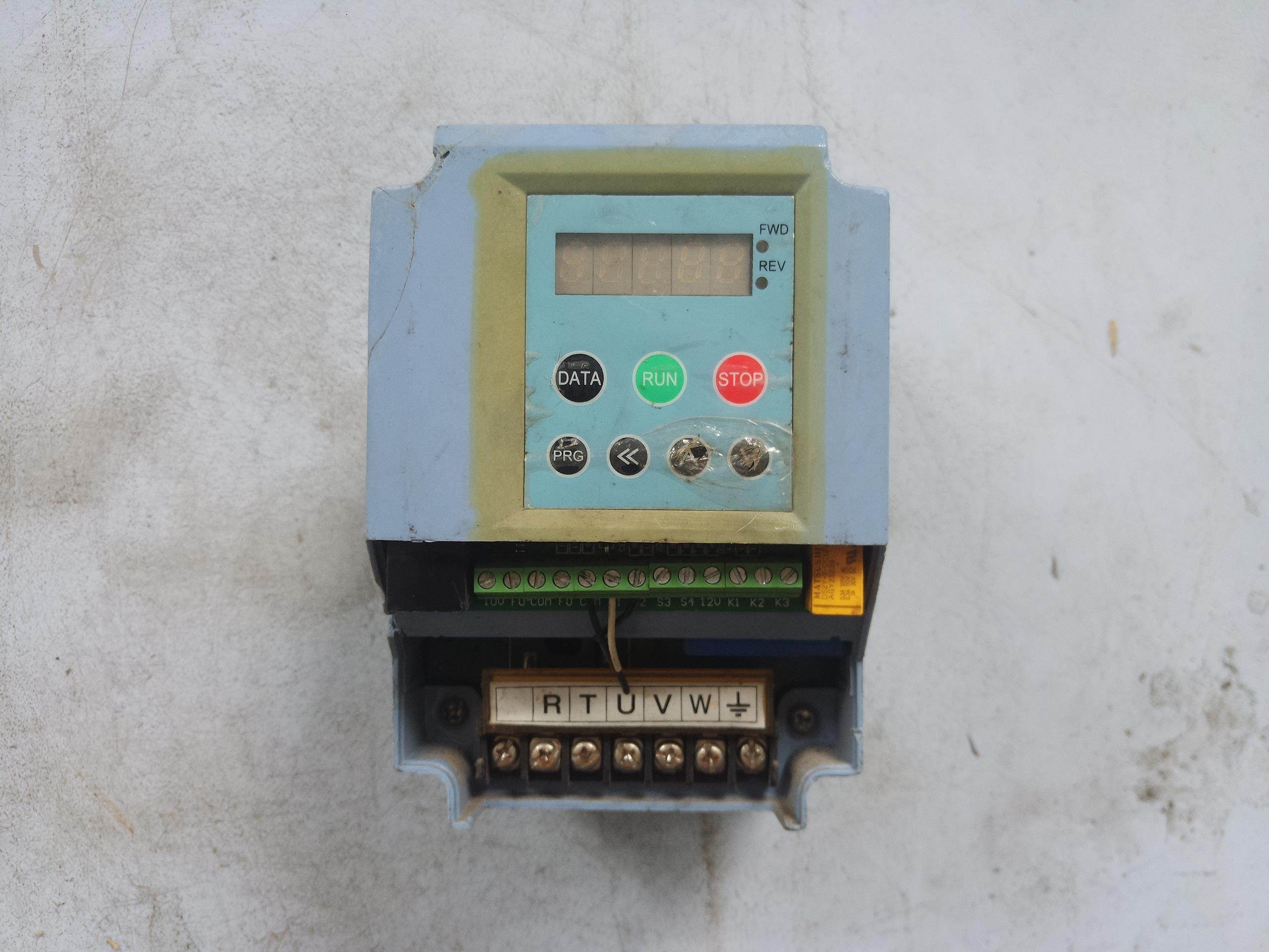 Frequency converter YWJA7-01D5L2 220V 1 5KW 0