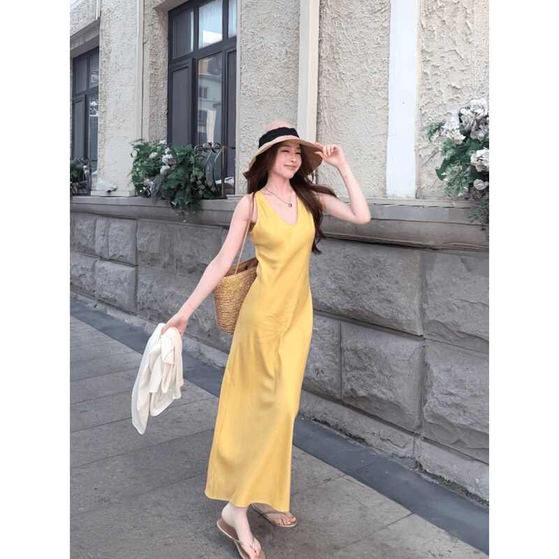 French-Style Yellow Linen Sleeveless Vest Dress for Women, Summer Seaside Resort Style, Pure and Alluring Temperament, Waist-Cinching Long Dress