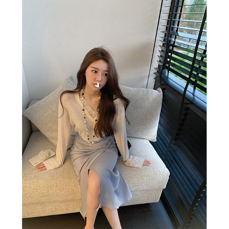 Eleven girls white wool knitted top women's 2021 early autumn temperament gentle wind eyelashes lace bottoming shirt