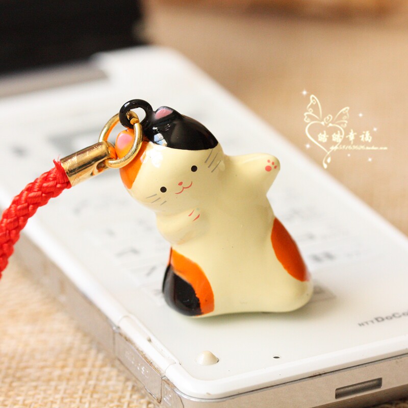 2023 Japanese-made girl's heart beckoning cat lucky fortune good luck gold bell mobile phone chain guard bag small pendant