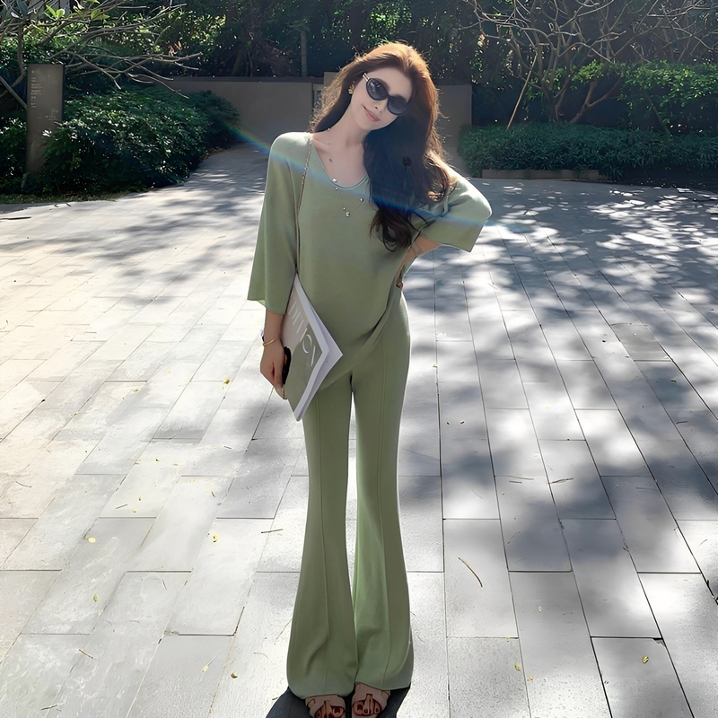 Lazy and Relaxed Green Suit 2026 Spring New Casual Style Loose U-Neck Top and Flared Pants Two-Piece Set
