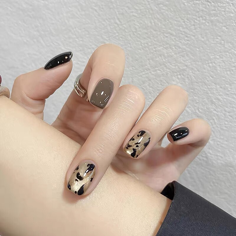 New Handmade Wearable Nails with Milk Pattern, Leopard Print, and Cat Eye Effect for Autumn and Winter, Whitening Finished Nail Art, Removable Fingernails