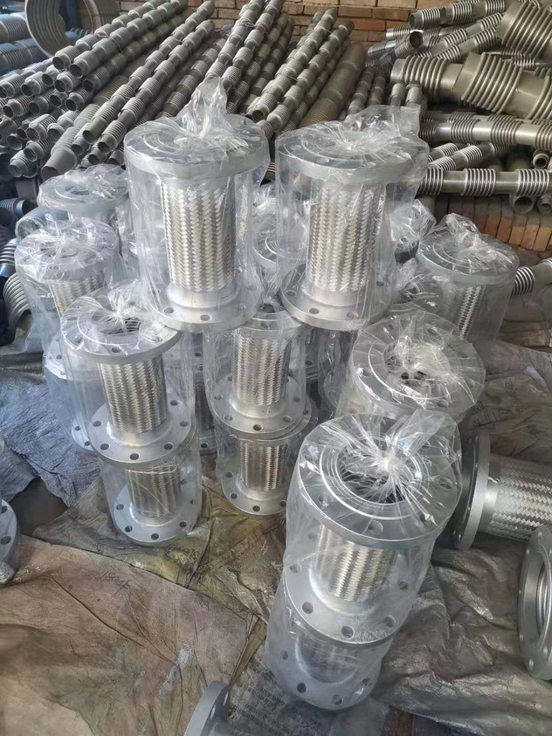 Flange metal hose fire-fighting telescopic soft joint stainless steel corrugated puffy soft joint dn5010080